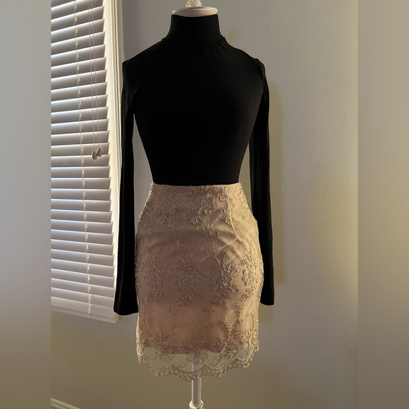 Womens small champagne color skirt, NWT! - Picture 1 of 5